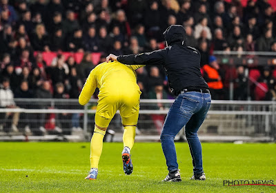 🎥 Waanzin! PSV-fan hangt keiharde straf van eigen club boven het hoofd na degoutante actie