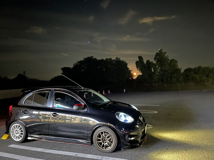 マーチの月と愛車・9月もよろしくお願いします。・綺麗な月を見ると…・#月夜・洗車してもすぐに雨☔️に関するカスタム事例の投稿画像8枚目