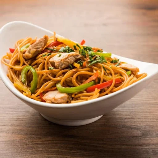 Chicken Hakka Chowmein [Serve 1]