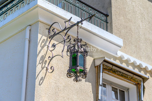 Seaside villa with terrace 3