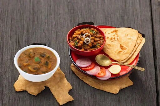 Dal Makhani Paratha With 3 Chole Paratha Jumbo Meal