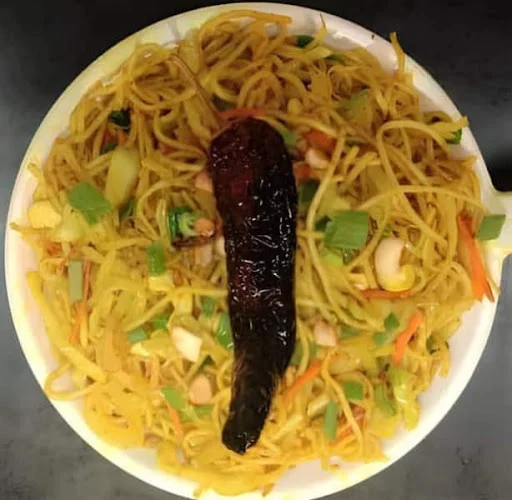Chicken Singapore Noodles (750 Ml)