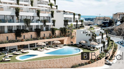 Villa avec piscine et terrasse 1
