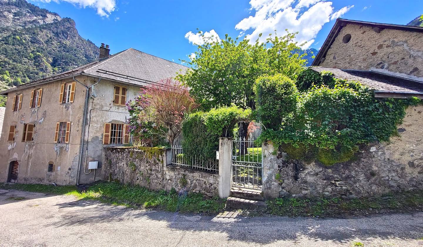 Maison avec jardin et terrasse Entraigues