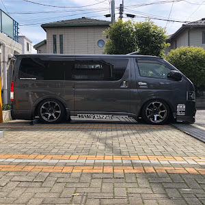 ハイエースバン TRH200V