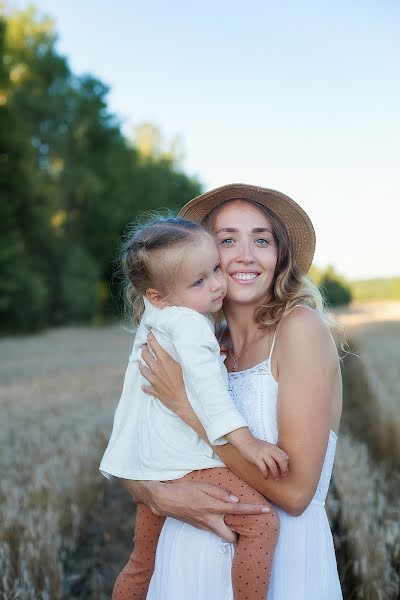 Fotografo di matrimoni Olga Usacheva (hqwjyrr). Foto del 10 marzo 2021