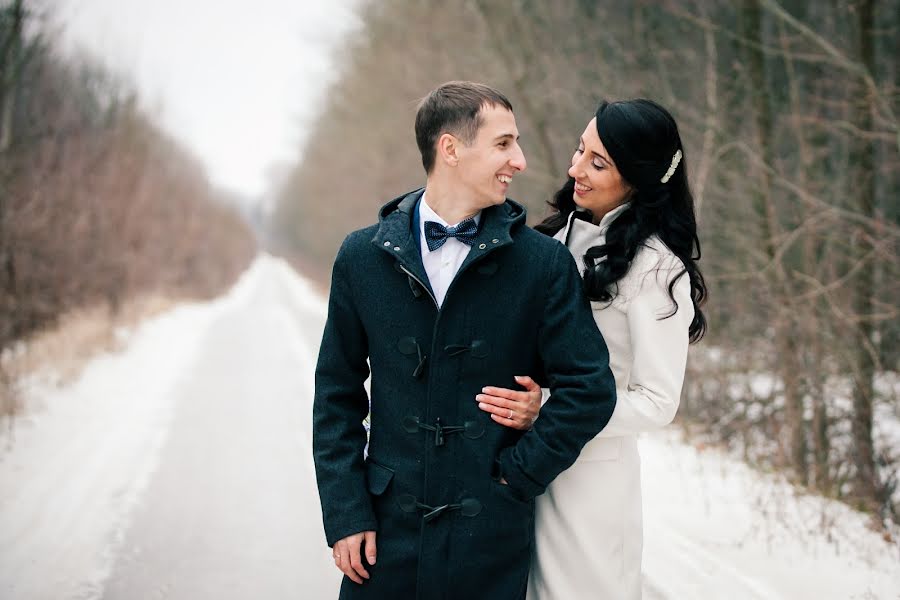 Fotógrafo de casamento Arina Kosicyna (ukushu). Foto de 16 de fevereiro 2015