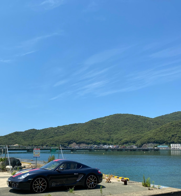 ケイマンの海と愛車に関するカスタム事例の投稿画像1枚目