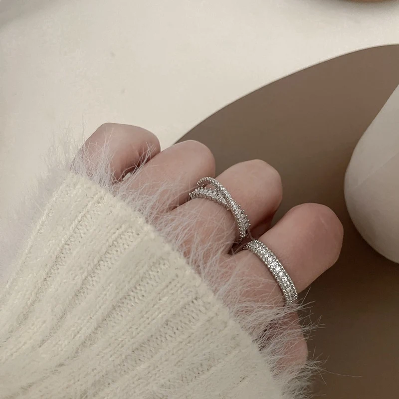 Exquisiter Kreuz-Diamantring Hochwertig Für Paare Frühlingskollektion Edler Schmuck Verlobung Hochzeit Geschenk Stilvoll