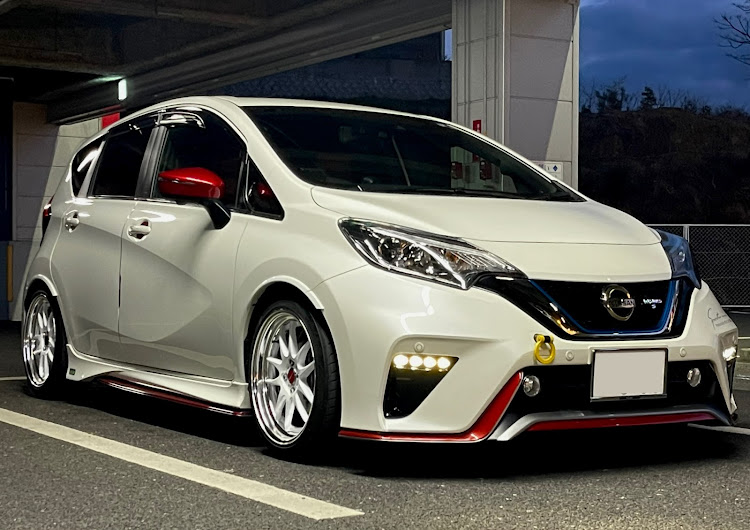 ノートのpower-llc・YAMADA・エーモン静音計画・KICKER・日産純正に関するカスタム事例の投稿画像1枚目