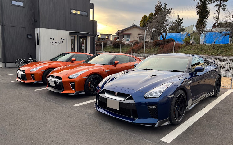 NISSAN GT-Rの今年もよろしくお願いします・ドライブ・cafeでお食事に関するカスタム事例の投稿画像3枚目