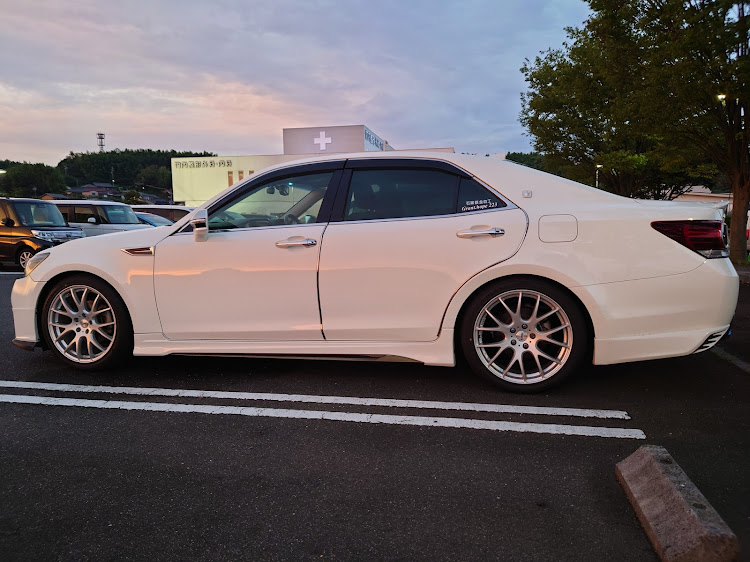クラウンアスリートのあそこの隣のベンチ・夕焼けと愛車・210special☆・Grant.hope223・Xperia 1 Ⅱ 撮影に関するカスタム事例の投稿画像2枚目