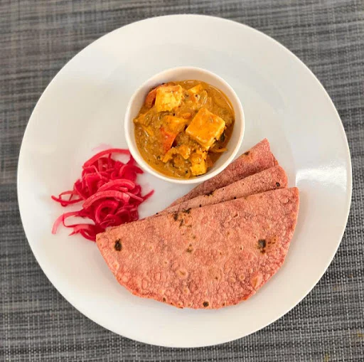 Kadai Paneer With Beetroot Chapati And Onion Salad