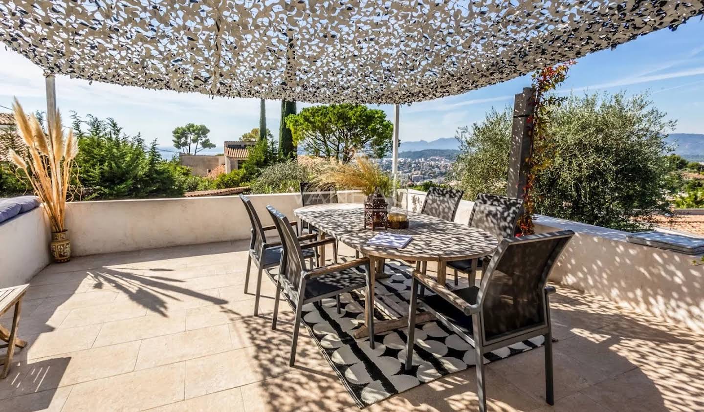 Apartment with terrace Cannes