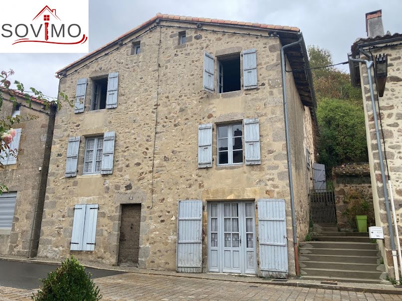 Vente maison 6 pièces 170 m² à Confolens (16500), 108 000 €