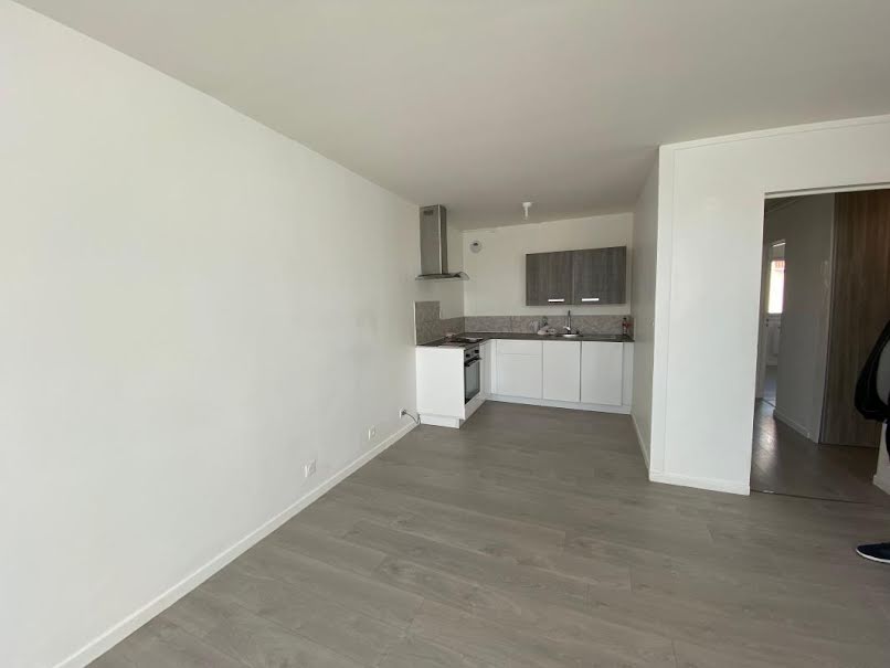 Location  appartement 3 pièces 58 m² à Calais (62100), 650 €