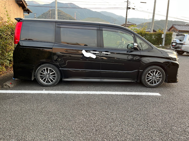 ヴォクシーのヴォクシー乗りと繋がりたい・カスタムへの道・#愛車紹介・今年の目標に関するカスタム事例の投稿画像6枚目