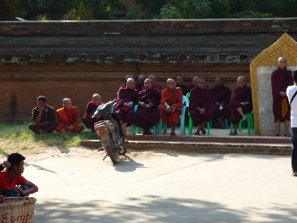 Bagan - htilominlo temple