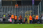 🎥 Supporters uit harde kern van Anderlecht delen slagen uit aan Clubfan in VIP-zone