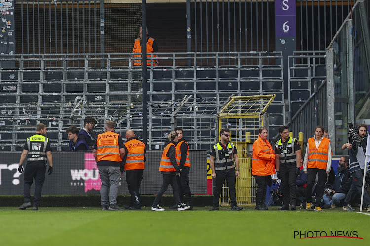 🎥 De bien tristes images : un supporter de Bruges passé à tabac par plusieurs Anderlechtois dans la zone VIP