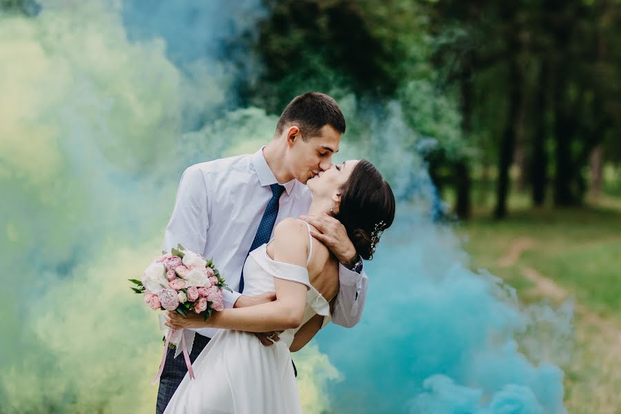 Fotografer pernikahan Elena Strela (arrow). Foto tanggal 12 Oktober 2018