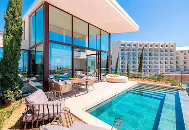 Villa avec piscine et terrasse 6