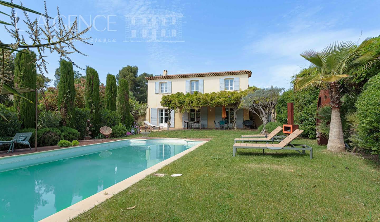 House Bouc-Bel-Air