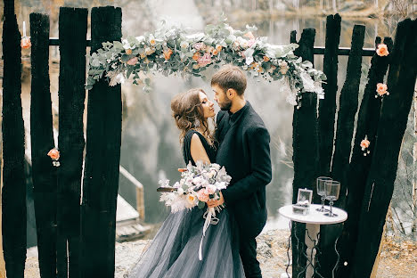 結婚式の写真家Pavel Vozmischev (iges)。2015 10月21日の写真