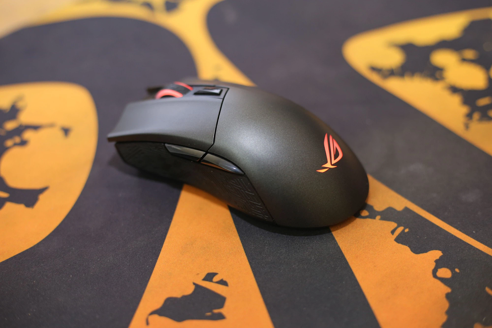 Review chuột gaming Asus ROG Gladius II Core.