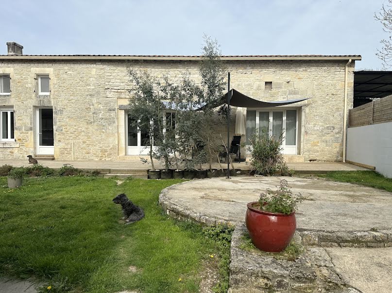 Vente maison 6 pièces 185 m² à Jarnac (16200), 241 500 €