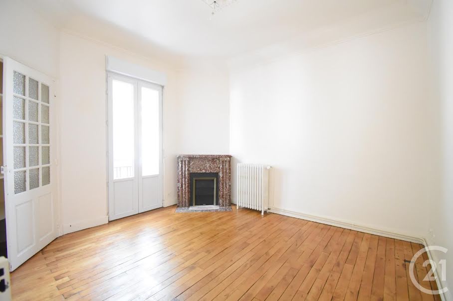 Vente appartement 4 pièces 75.7 m² à Vichy (03200), 136 720 €