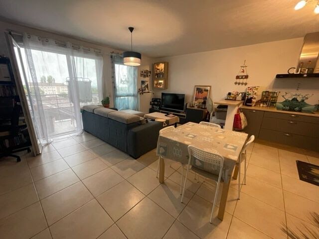 Location  appartement 3 pièces 66 m² à Gex (01170), 1 500 €