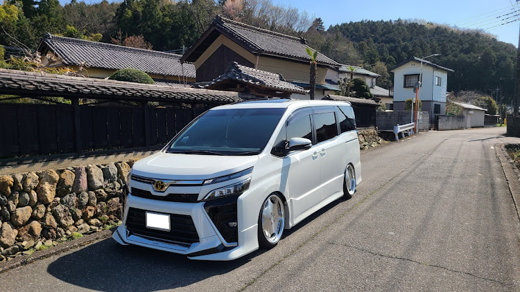 ヴォクシーのドライブ・洗車・4月もよろしくお願い致します🌸・桜コラボ・桜とコラボに関するカスタム事例の投稿画像3枚目