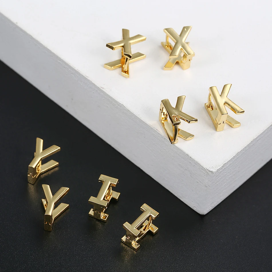 Boucles d'oreilles Lettre Alphabet Protection Couleur Or 18K Anglais, personnalisez votre style, cadeau idéal, bijou élégant et durable, pour un look unique.