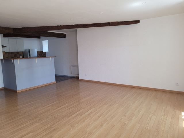 Location  appartement 3 pièces 67 m² à La Souterraine (23300), 594 €