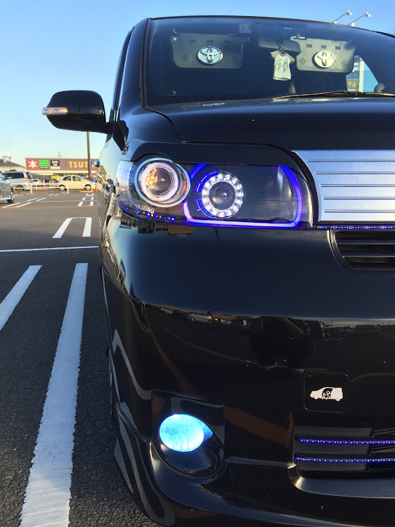 ポルテのNNP10 11・ポルテ・ワンオフヘッドライト・売りに関するカスタム事例の投稿画像2枚目
