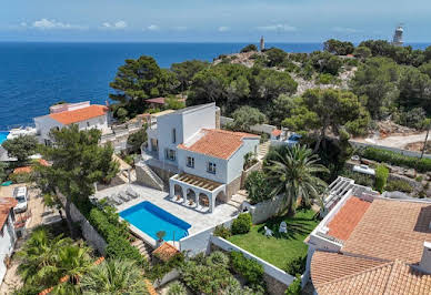 Villa with pool and terrace 19