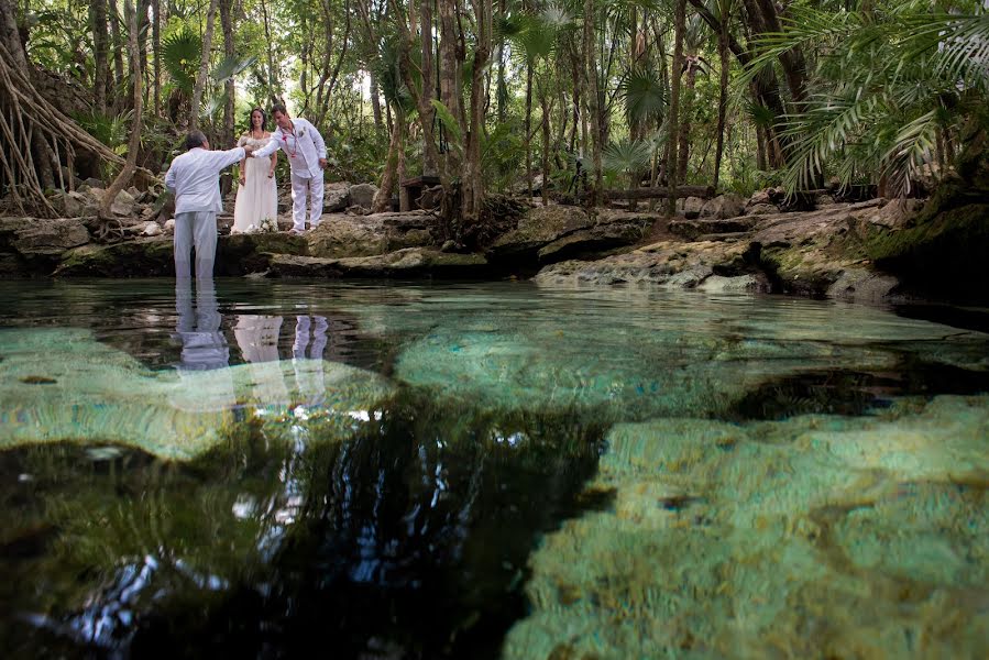 Fotógrafo de casamento Javier Reséndiz (javresfdz). Foto de 5 de janeiro 2021