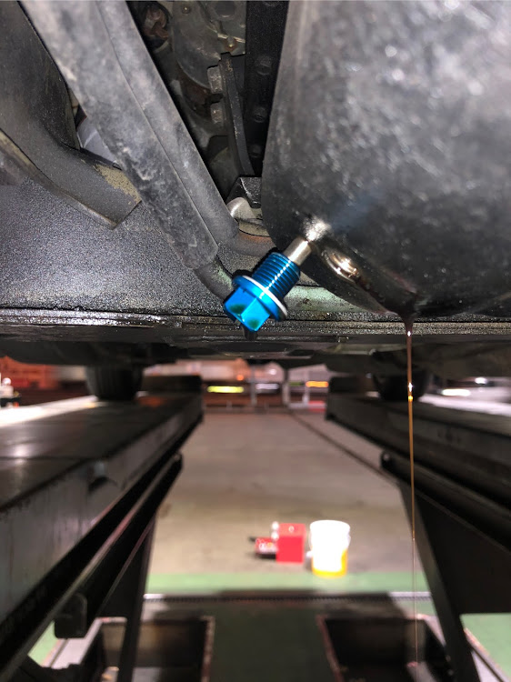 ローレルのDIY・日産・RB20・エネオス・エンジンオイル交換に関するカスタム事例の投稿画像7枚目