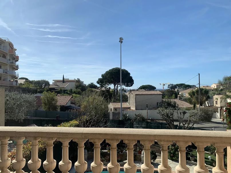 Vente villa 6 pièces 184.23 m² à Saint-Laurent-du-Var (06700), 885 000 €