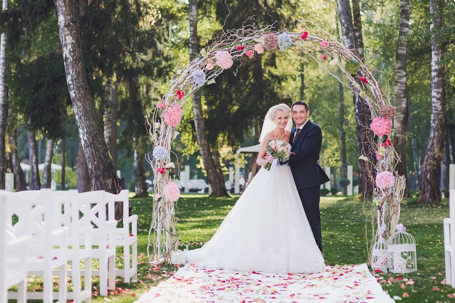 Nhiếp ảnh gia ảnh cưới Konstantin Aksenov (aksenovko). Ảnh của 18 tháng 12 2014
