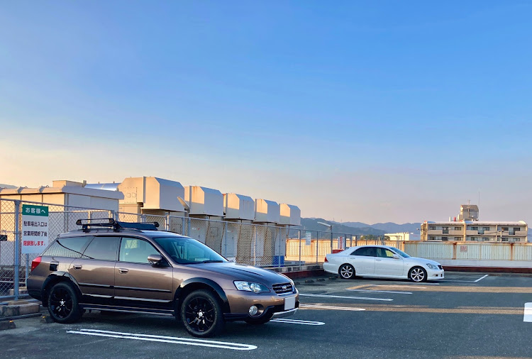 レガシィ アウトバックのDIY・車いじり・グリル加工・レネゲードに関するカスタム事例の投稿画像1枚目