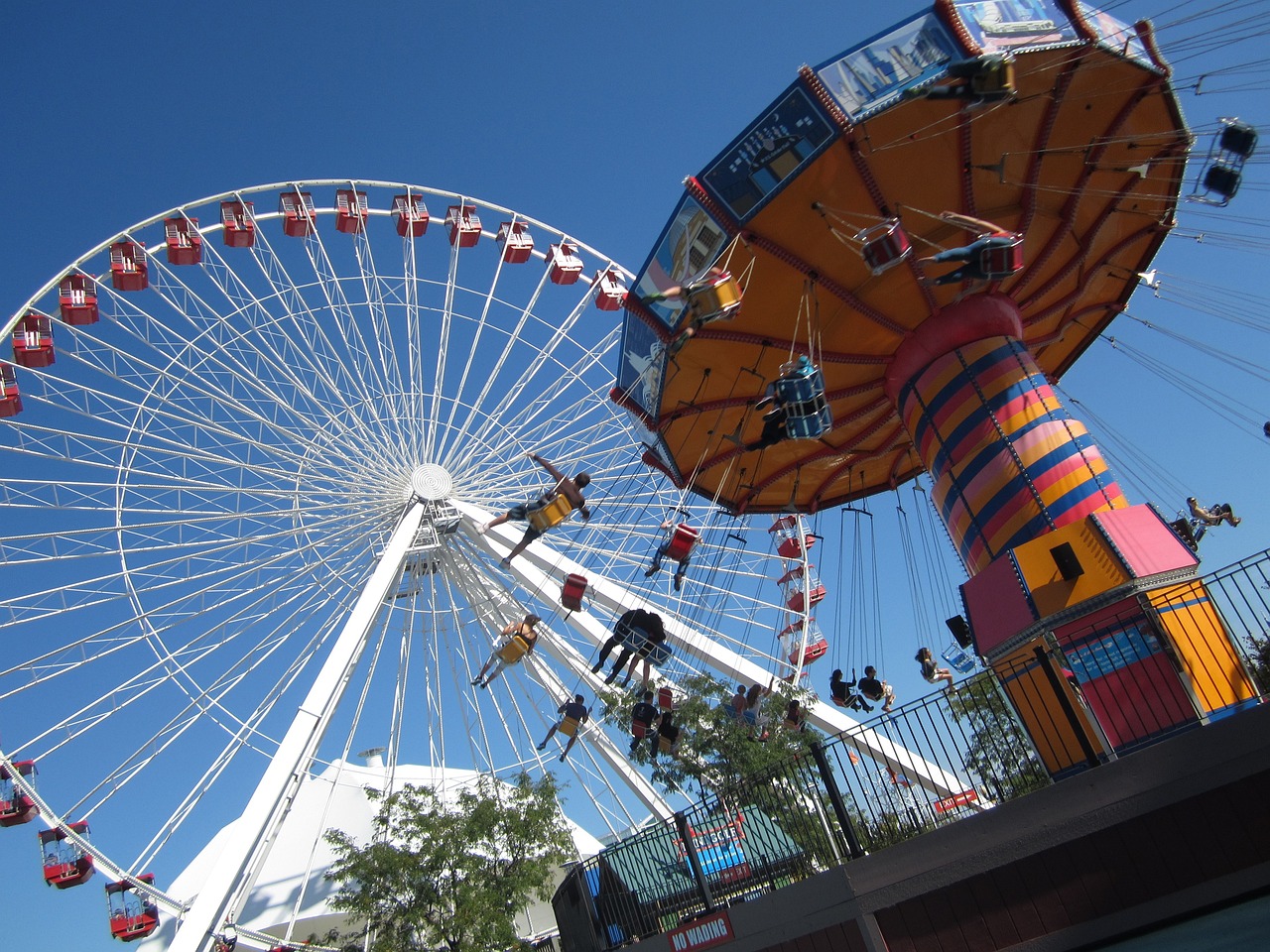 Amusement park Navy Pier in Chicago