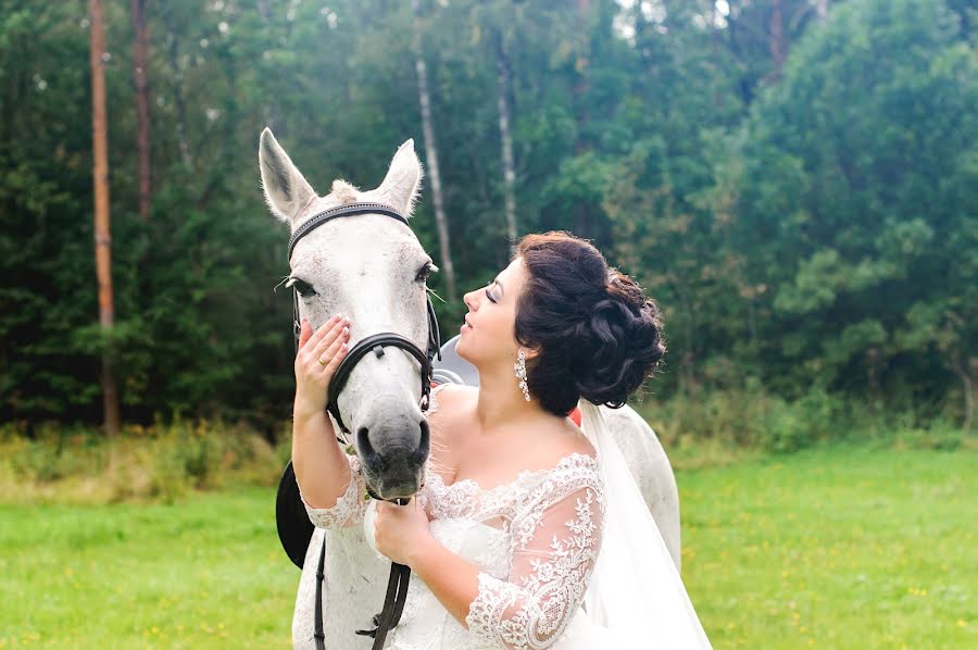 Fotografo di matrimoni Alesya Kotova (alesiakotova). Foto del 20 marzo 2019