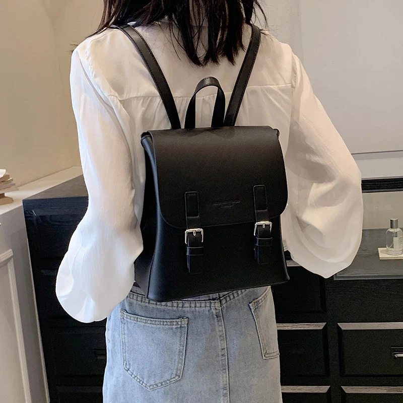Sac à dos femme de mode, couleur unie simple, parfait pour le quotidien. Pratique, léger et élégant, idéal pour transporter vos essentiels.