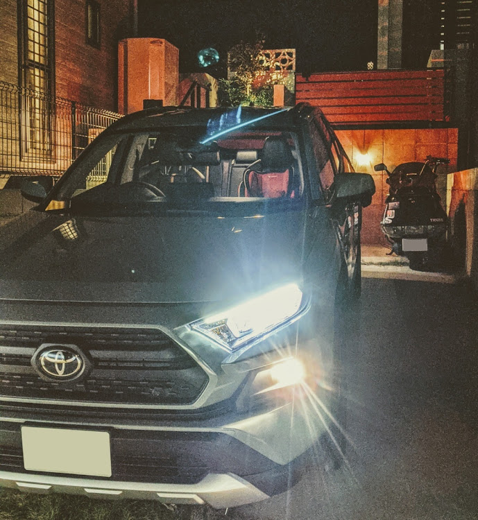 RAV4のrav4adventure・rav4・駐車場でパシャリ・夜に撮影・外構できたに関するカスタム事例の投稿画像2枚目