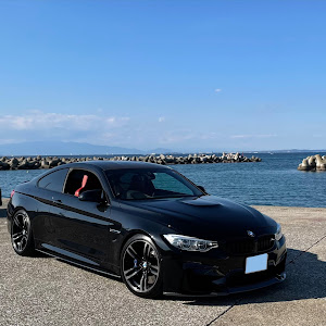 M4 クーペ F82