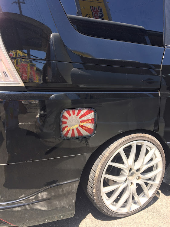 セレナのグラインダータトゥー・DIYに関するカスタム事例の投稿画像1枚目