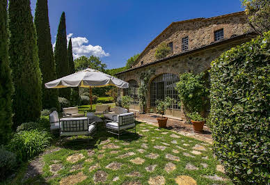 Farmhouse with garden and pool 1