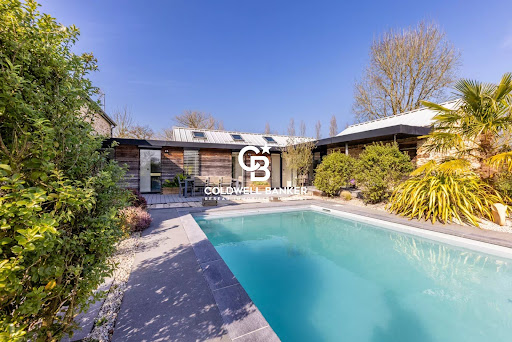 Maison avec piscine 2